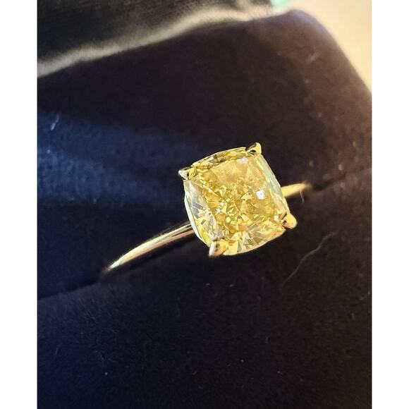 $13,000 Tiffany Co 18k Gold .71 Fancy Yellow Diamond True Solitaire Wedding Ring - Picture 11 of 11